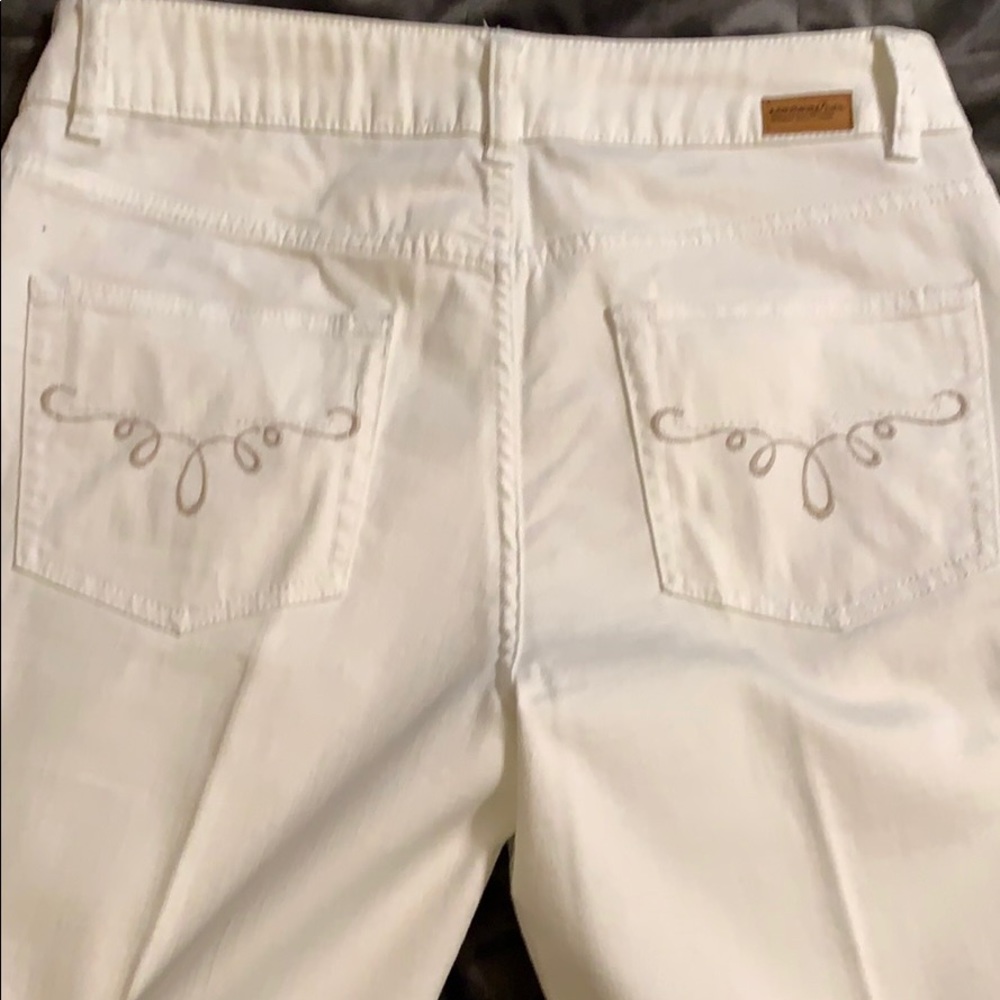 NWOT LONDON JEAN WHITE FLARE JEANS